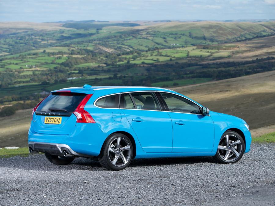  Volvo V60 R-Design 2013 года  (UK) (фото 10 из 14)